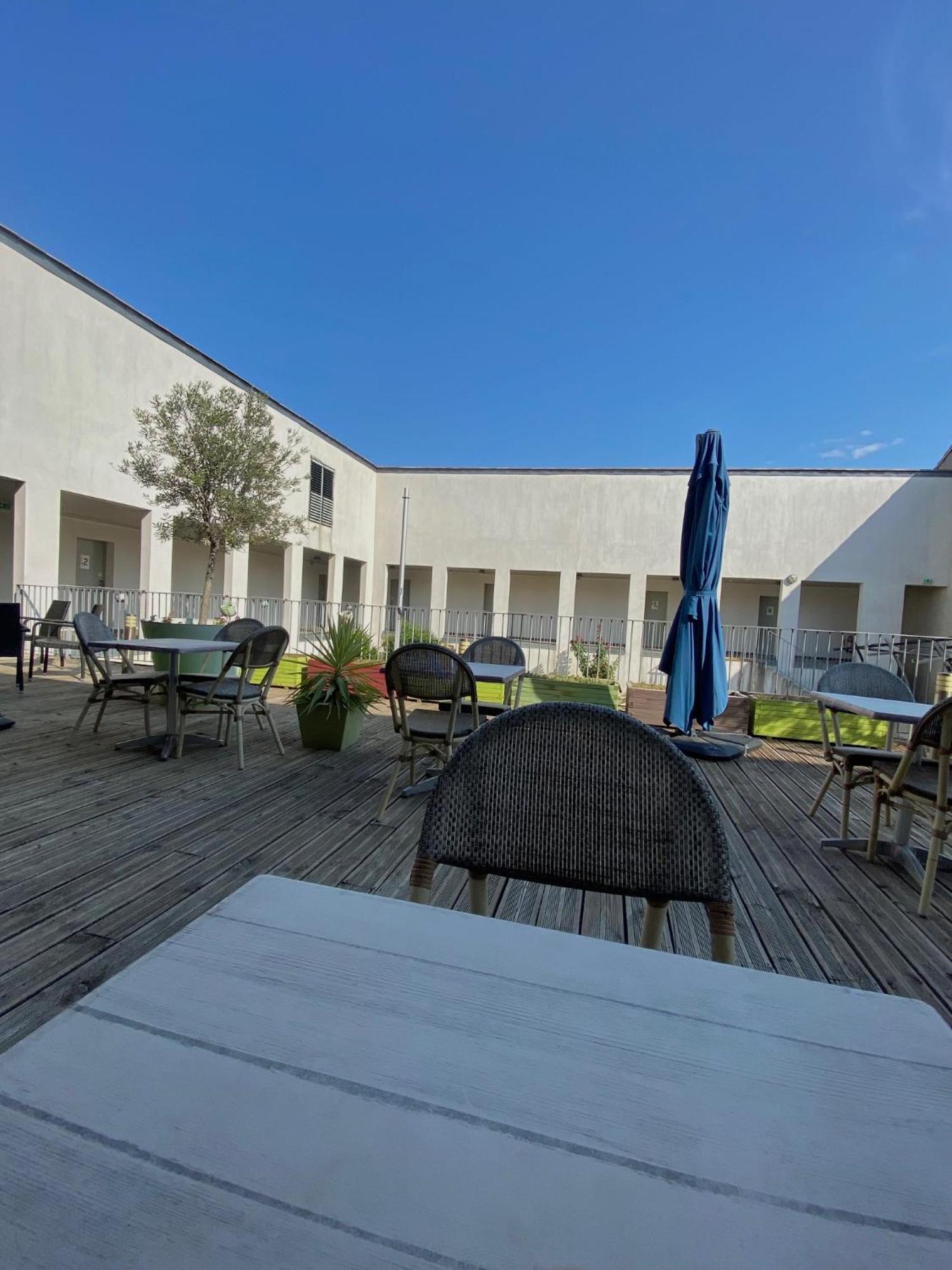 Hotel Douce France Cuxac-dʼAude Exterior foto